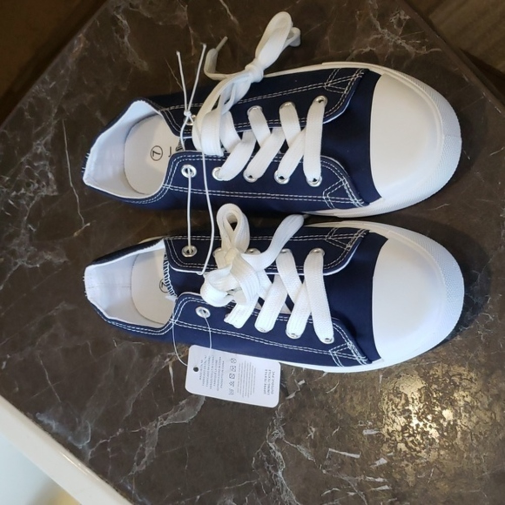 Women’s‎ Shoe Josiny Size 7-NEW